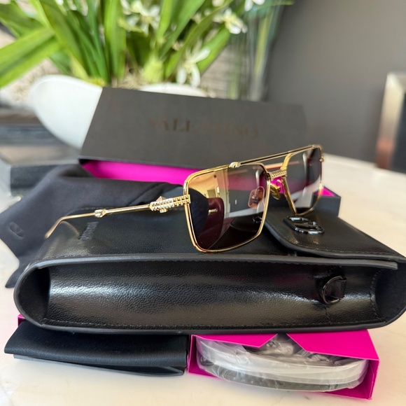 Valentino V-SEI VLS 111B 58 Sunglasses Titanium - Picture 3 of 16